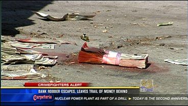 Suspect escapes Pacific Beach bank robbery - CBS News 8 - San Diego, CA