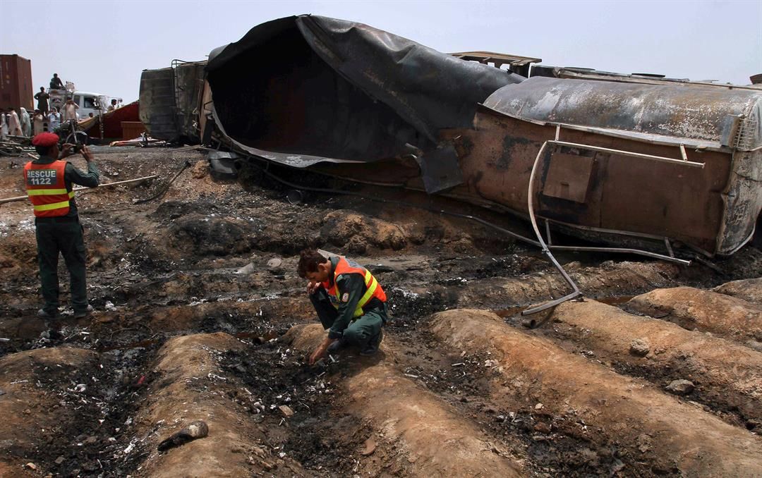 Over 150 dead as overturned fuel truck explodes in Pakistan CBS News