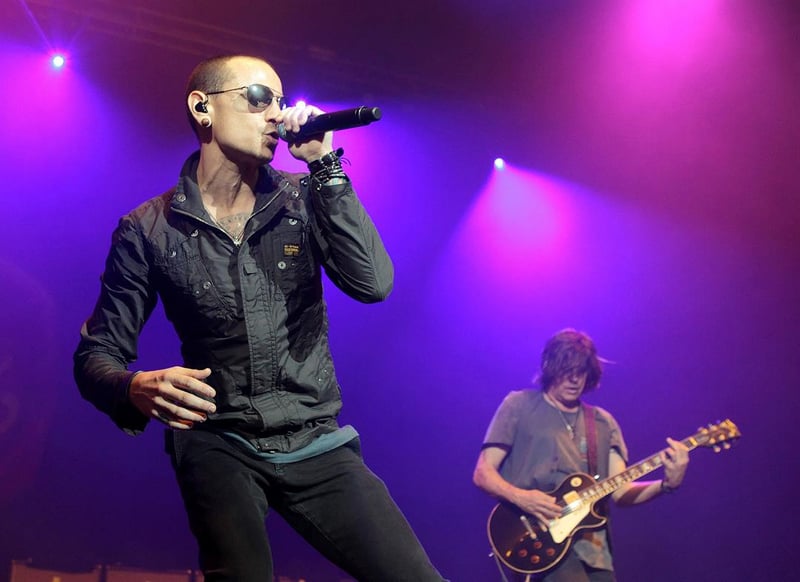 Linkin Park Frontman Chester Bennington Dies In La At 41 Cbs News 8