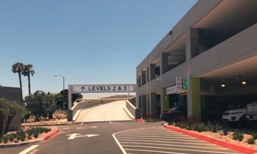 San Diego airport parking system helps you land a good spot - CBS News