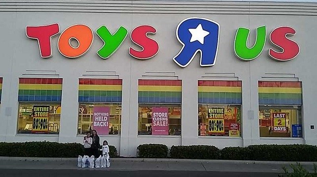 This Was One Of The Last Toys R Us Stores Open In National City Ca This Was One Of The Last Toys R Us Stores Open In National City Ca
