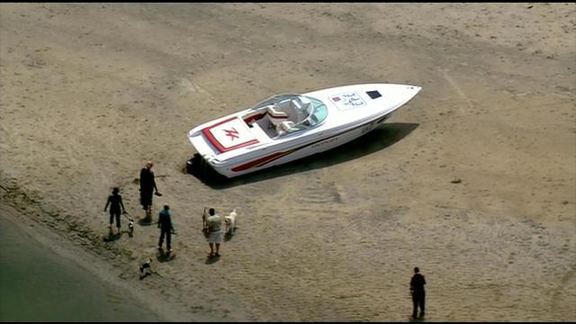 Boat Stuck On Sand Bar At Dog Beach - CBS News 8 - San Diego, CA News ...