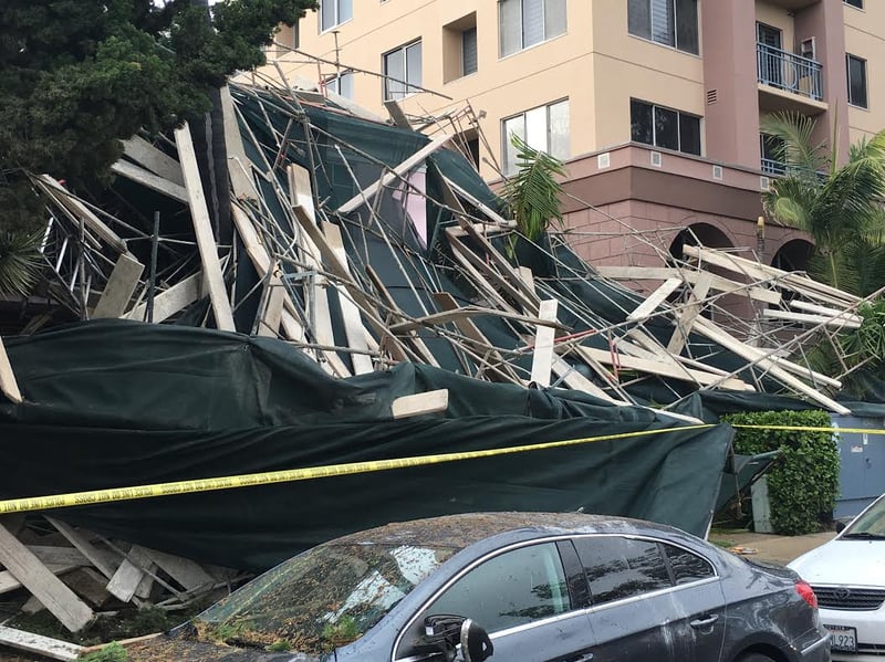 High Winds To Blame For Scaffolding Collapse In Bankers Hill - Cbs News 